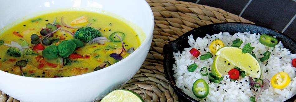 Curry vegano con latte di cocco e tofu